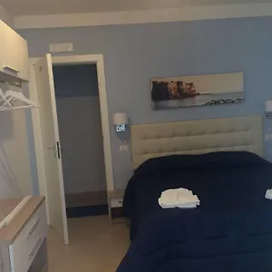 Base Mergellina Bed & Breakfast